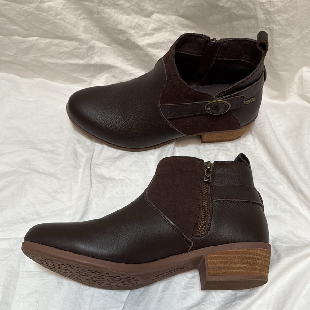 Women’s Skechers Air-Cooled Arch Fit Lasso dark brown ankle booties. Size 9.5 - Picture 7 of 14